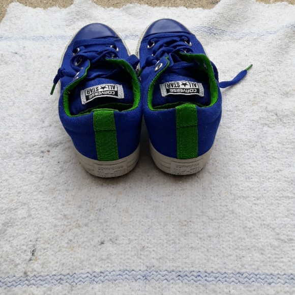 Converse boys shoe size 4 - Picture 3 of 7